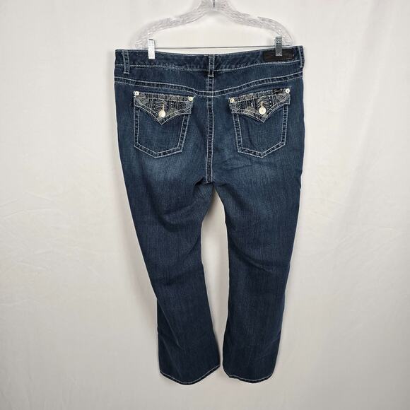 Seven7 Bootcut Jeans Women's 20 Blue Dark Wash Slight Distressed Flap Pockets - Picture 2 of 16